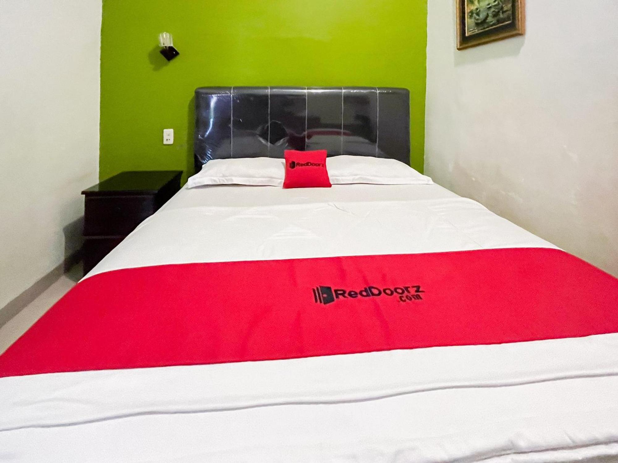 Reddoorz Near Pantai Pandan Sibolga 2 Hotel Halangan Kültér fotó
